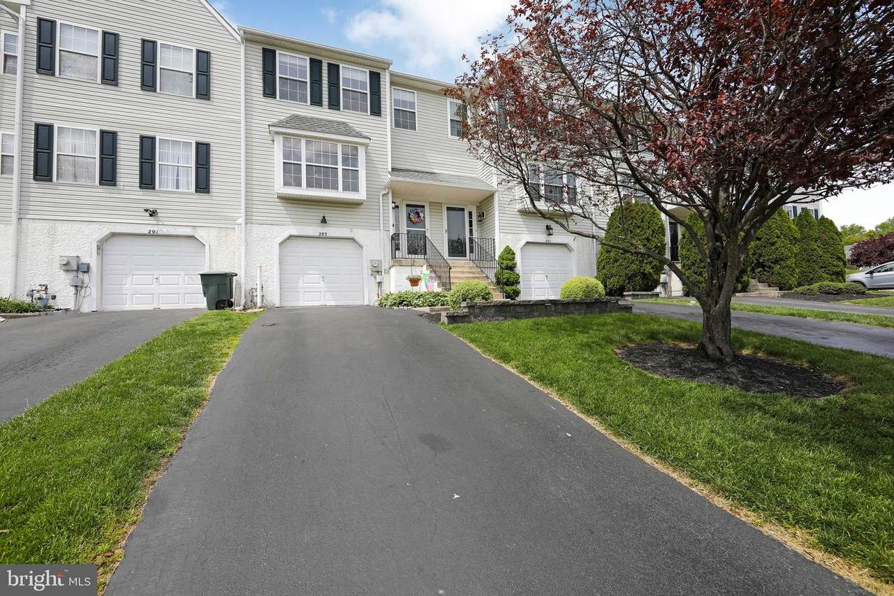 203 Spring Valley Way - Photo 1