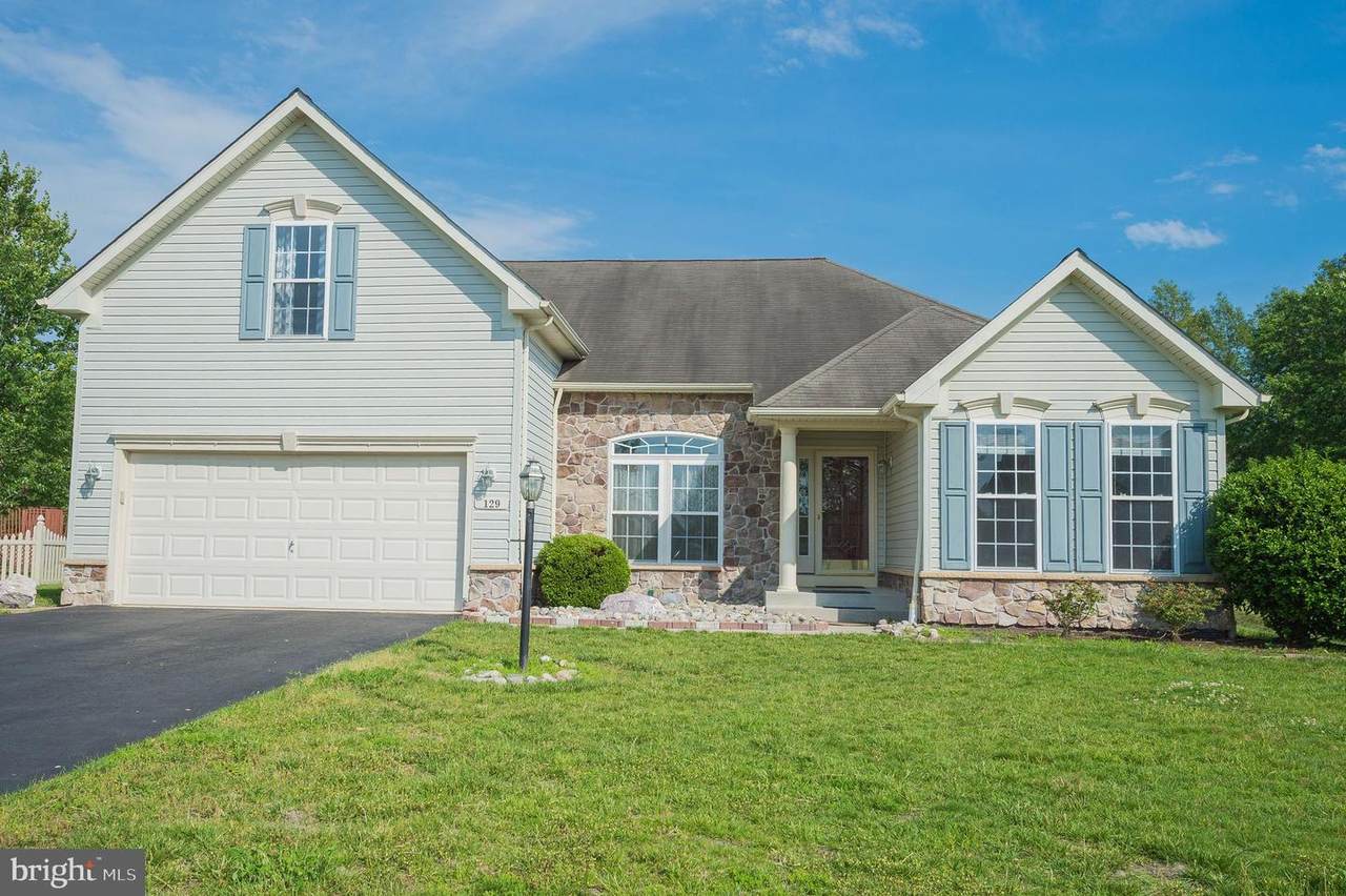 129 Paddock Drive - Photo 1