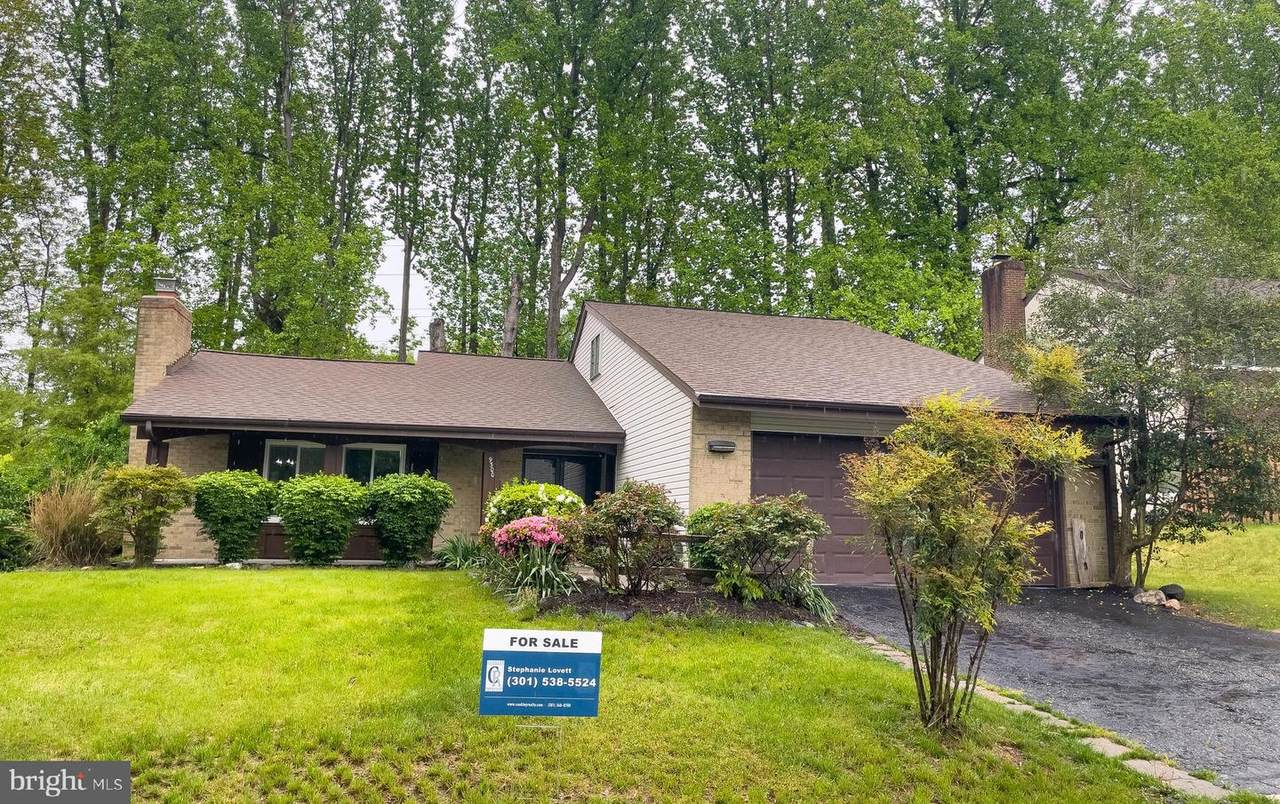 9300 Grandhaven Avenue - Photo 1