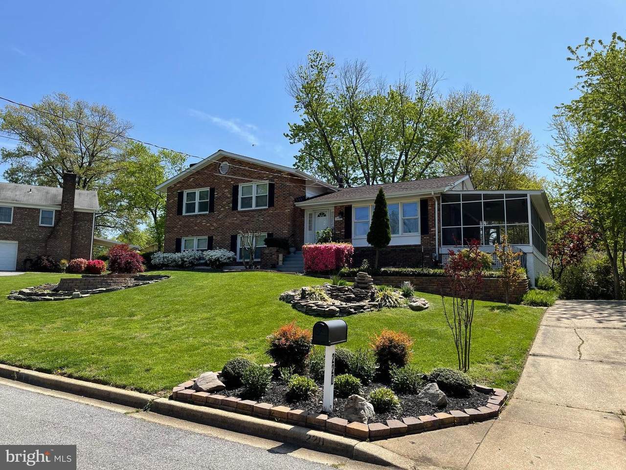 220 Inverness Lane - Photo 1