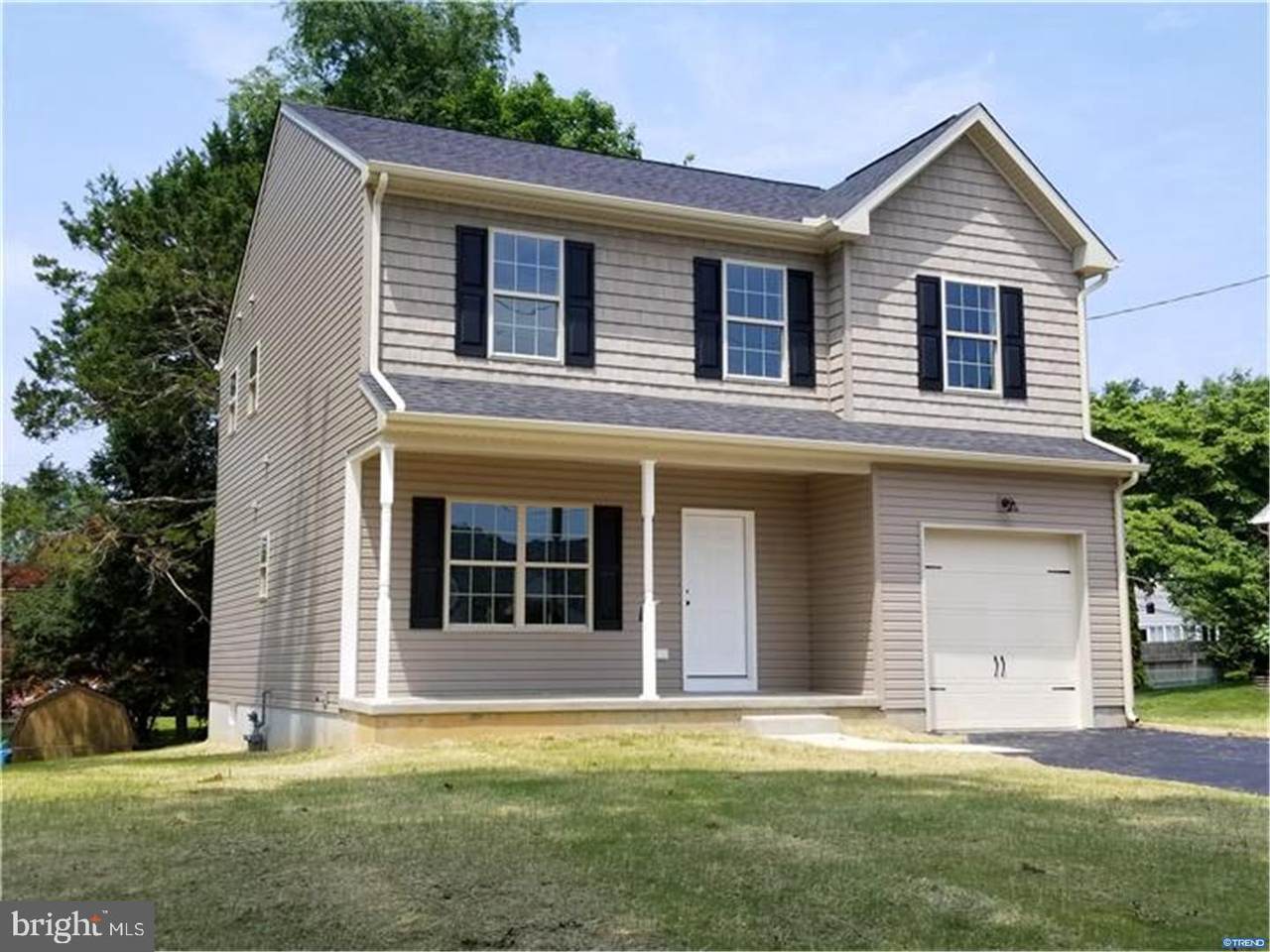 398 Laurel Avenue - Photo 1