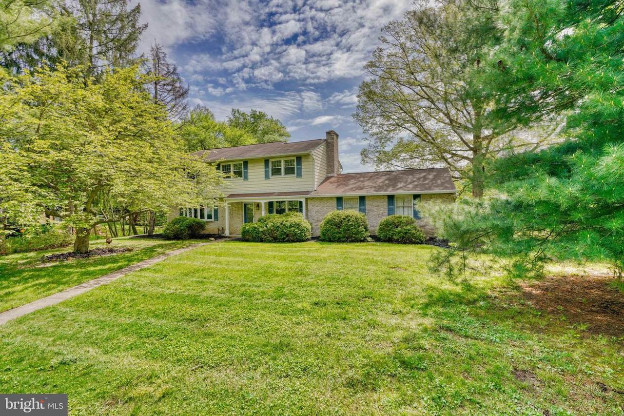 225 Hemlock Lane - Photo 1