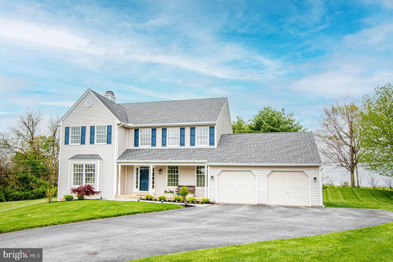 609 Chinook Drive - Photo 1