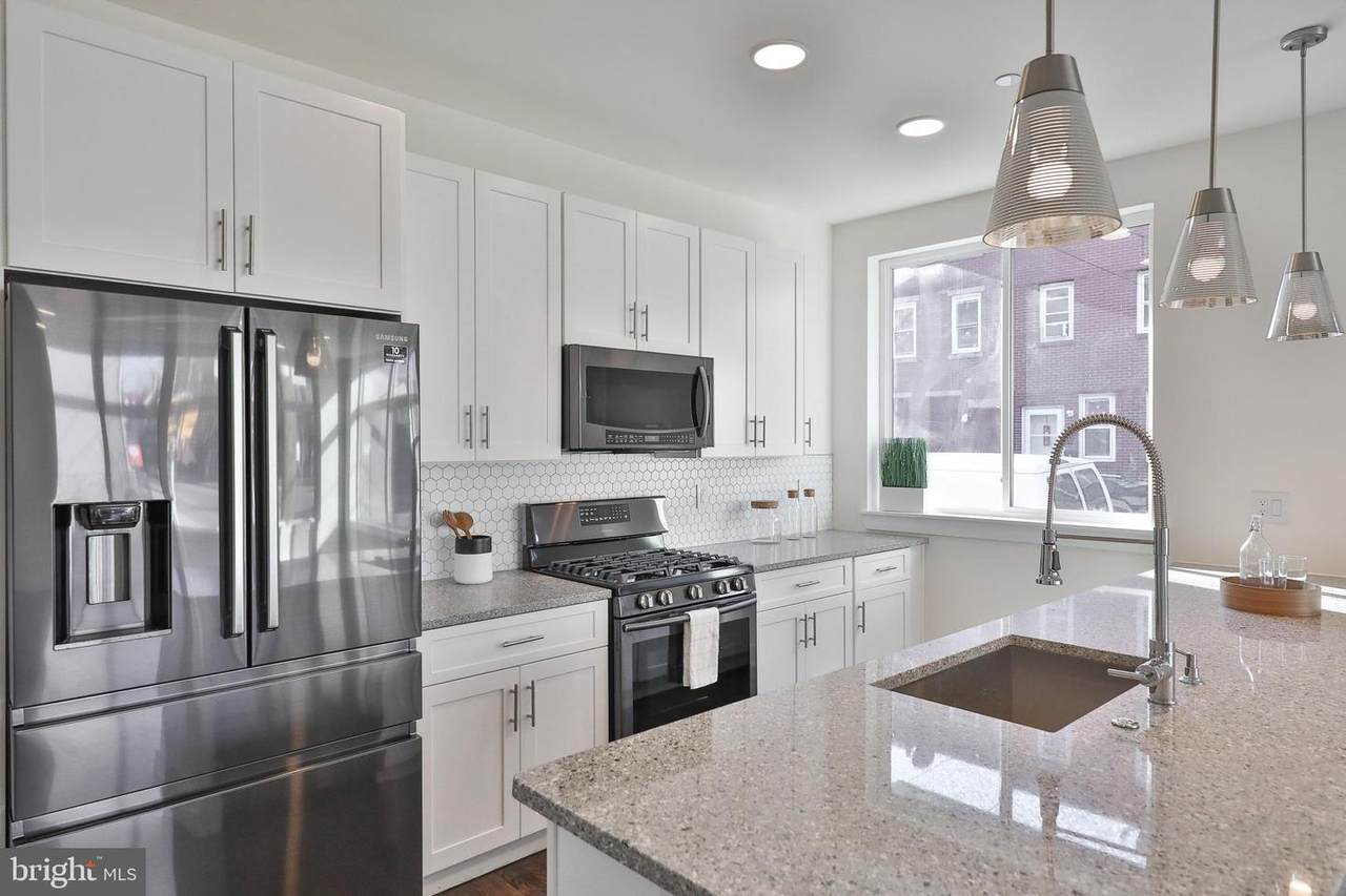 1129 Germantown Avenue - Photo 1