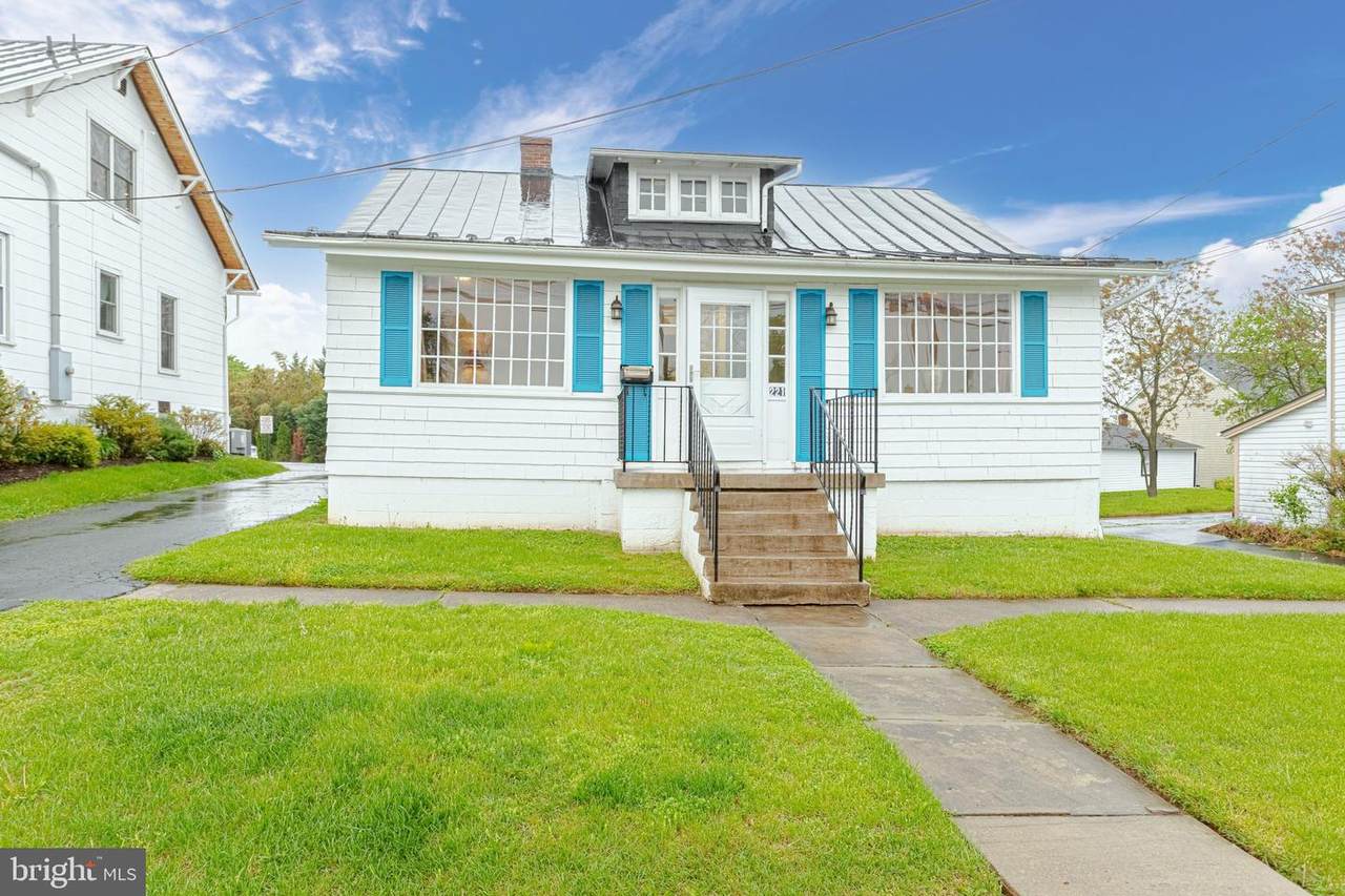 221 Loudoun Street - Photo 1