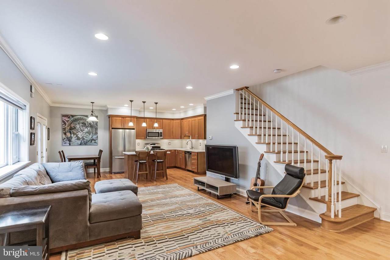 205 Earp Street - Photo 1