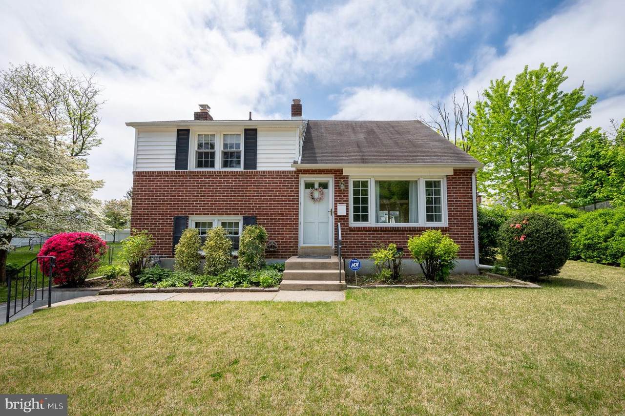 406 Manor Drive - Photo 1