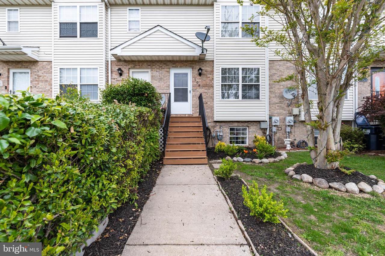 108 Vincent Circle - Photo 1