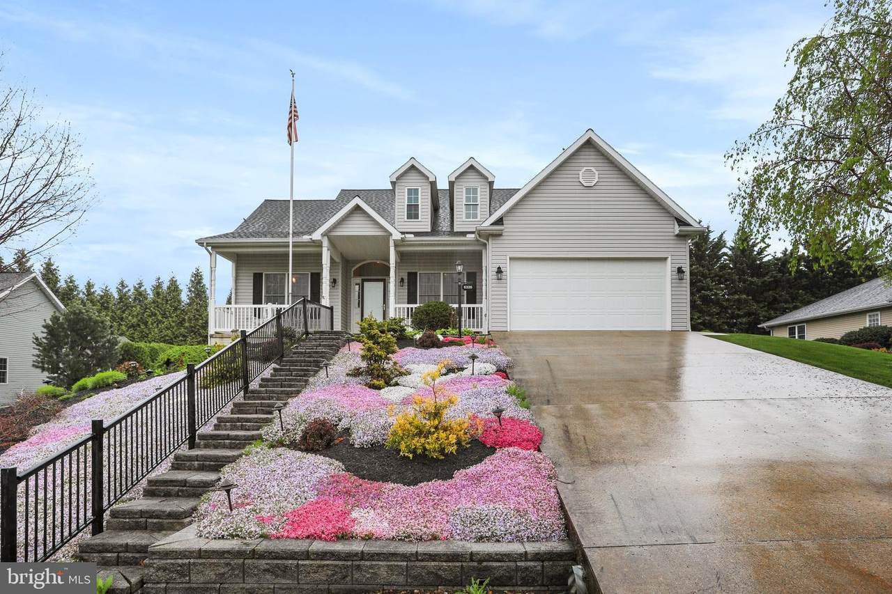 6326 Oak Leaf Lane - Photo 1