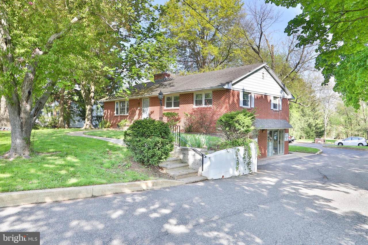 2307 Broad Street - Photo 1