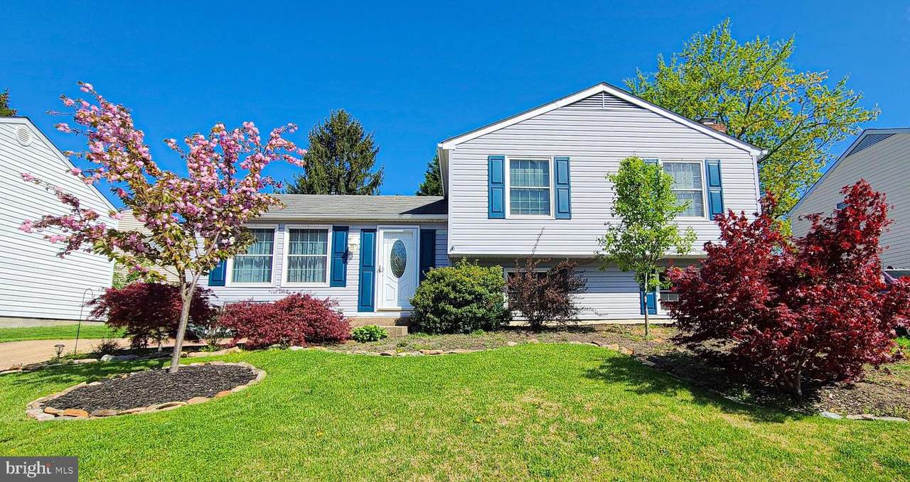 208 Kensington Parkway - Photo 1