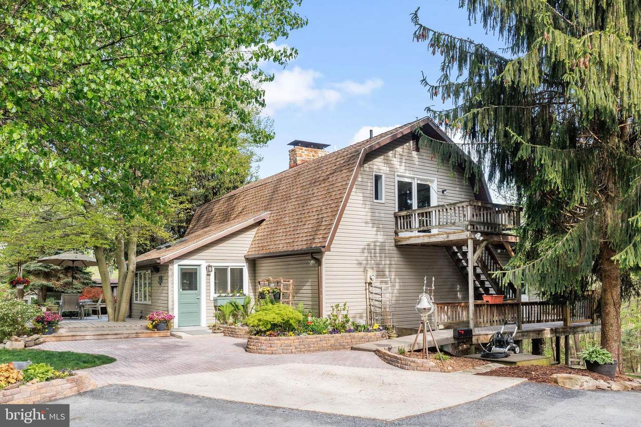 6250 Parkway East - Photo 1