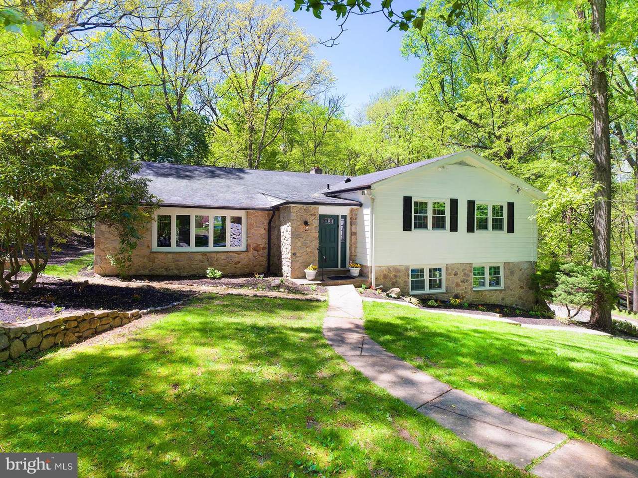 330 Sprague Road - Photo 1