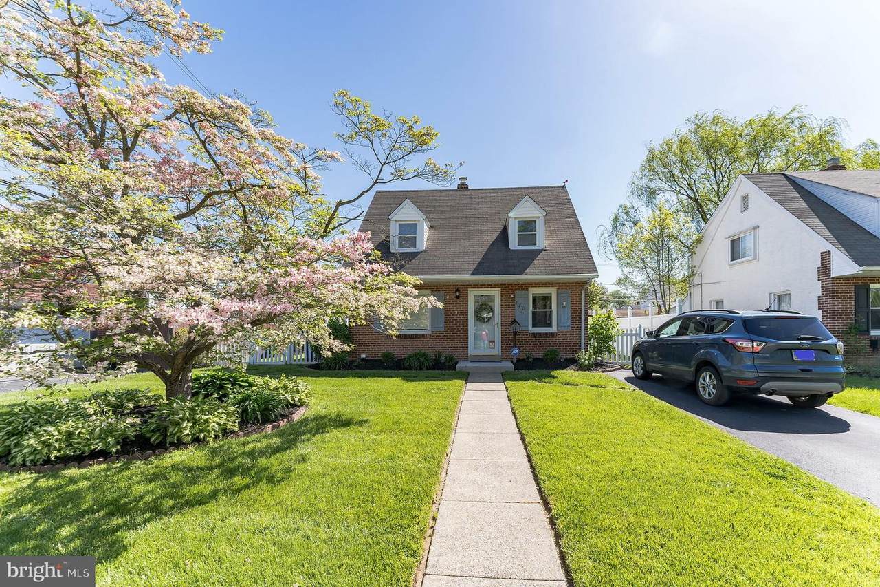 880 Quaint Street - Photo 1