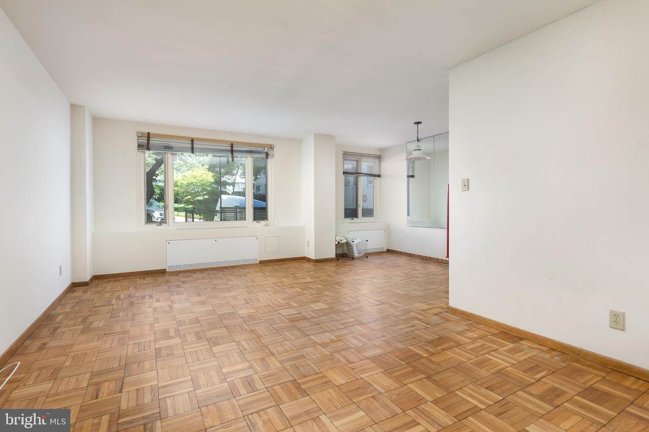 2475 Virginia Avenue - Photo 1