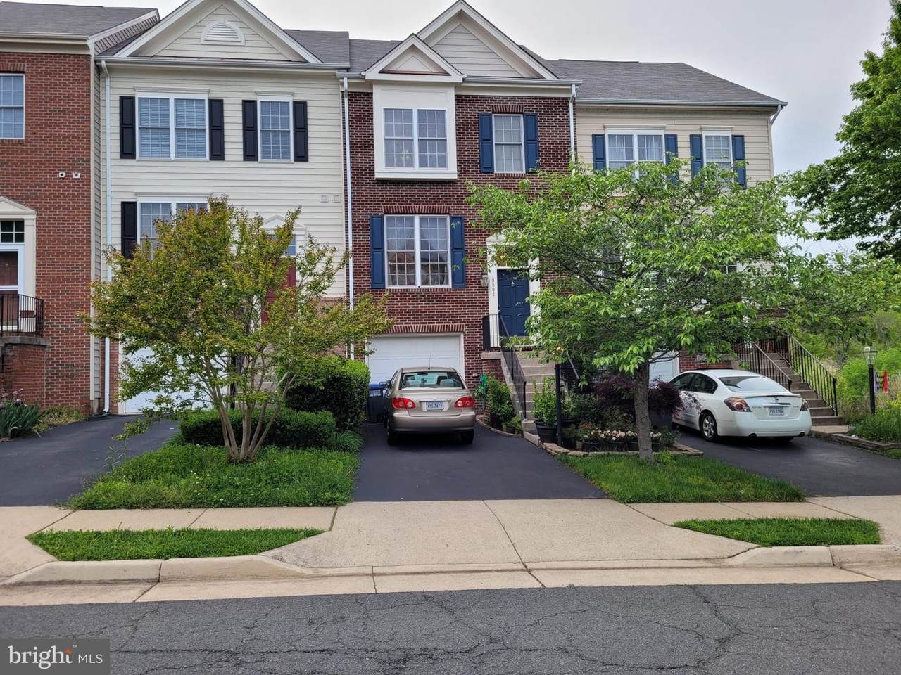 9802 Cheshire Ridge Circle - Photo 1