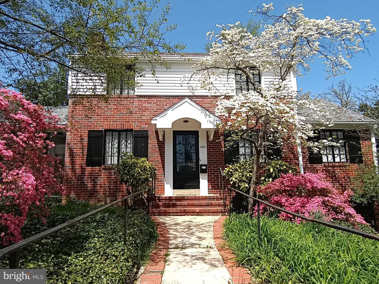 805 Enderby Drive - Photo 1