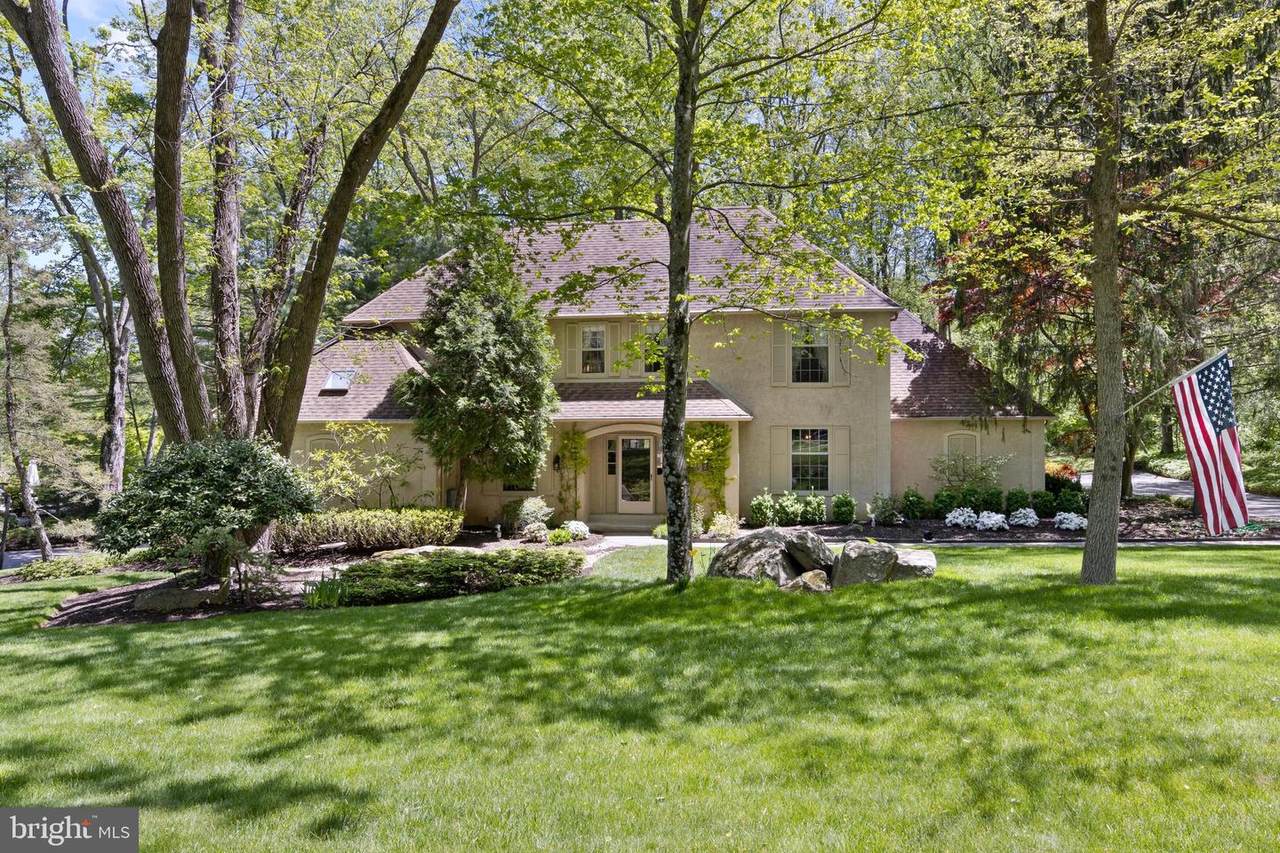 1043 Beaumont Road - Photo 1
