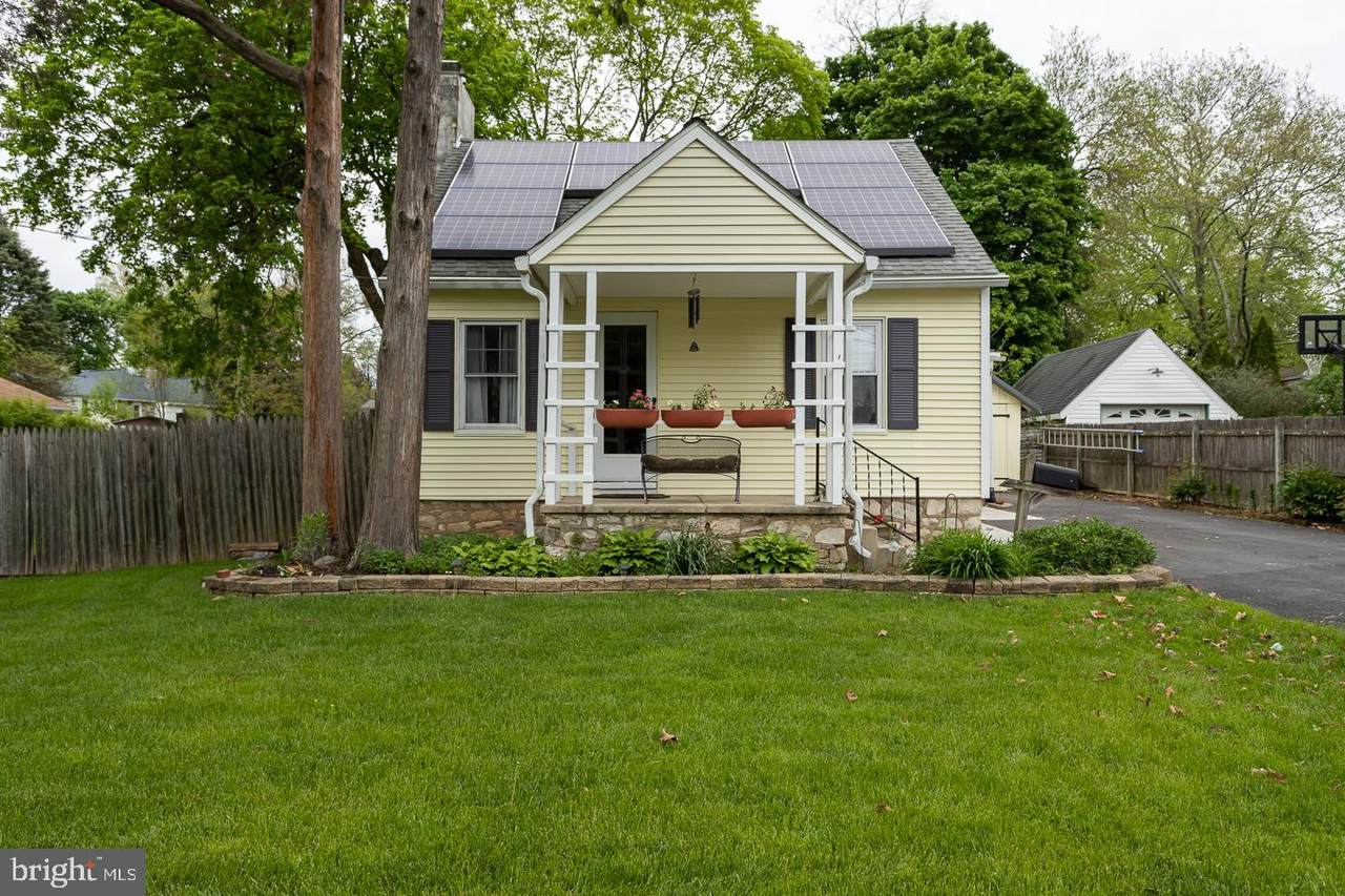 11 Circle Avenue - Photo 1