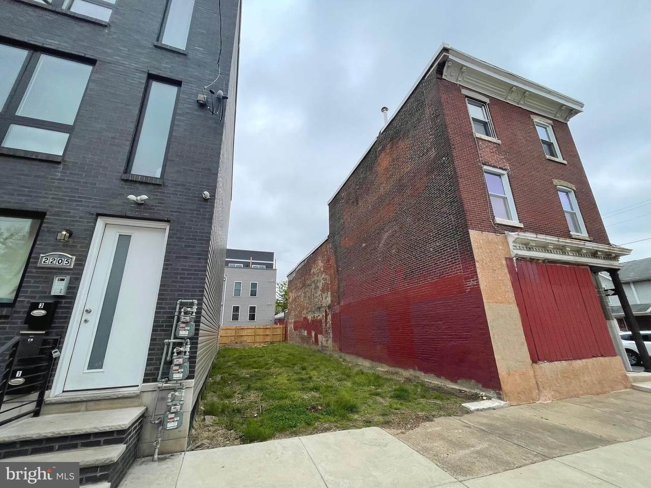 2203 7TH Street - Photo 1