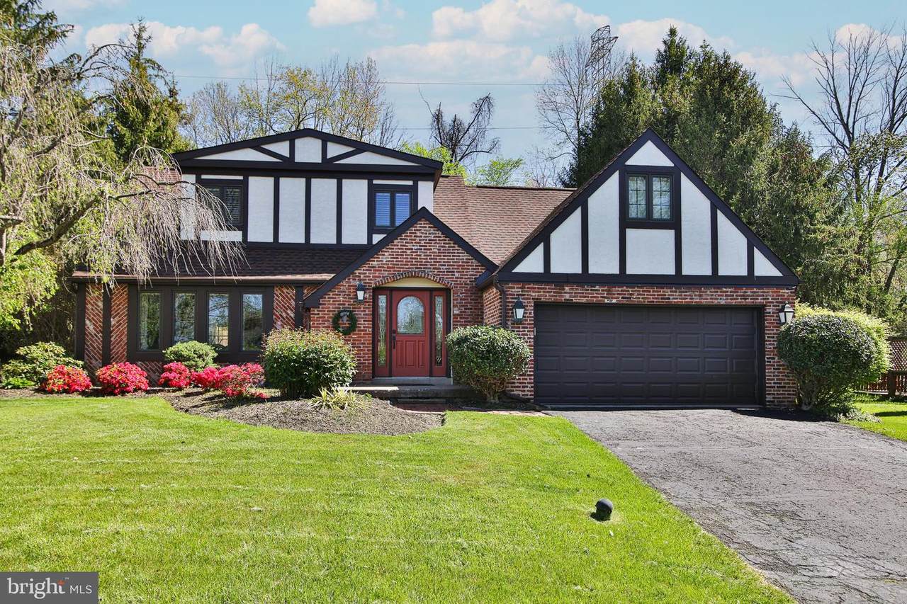 90 Colonial Drive - Photo 1