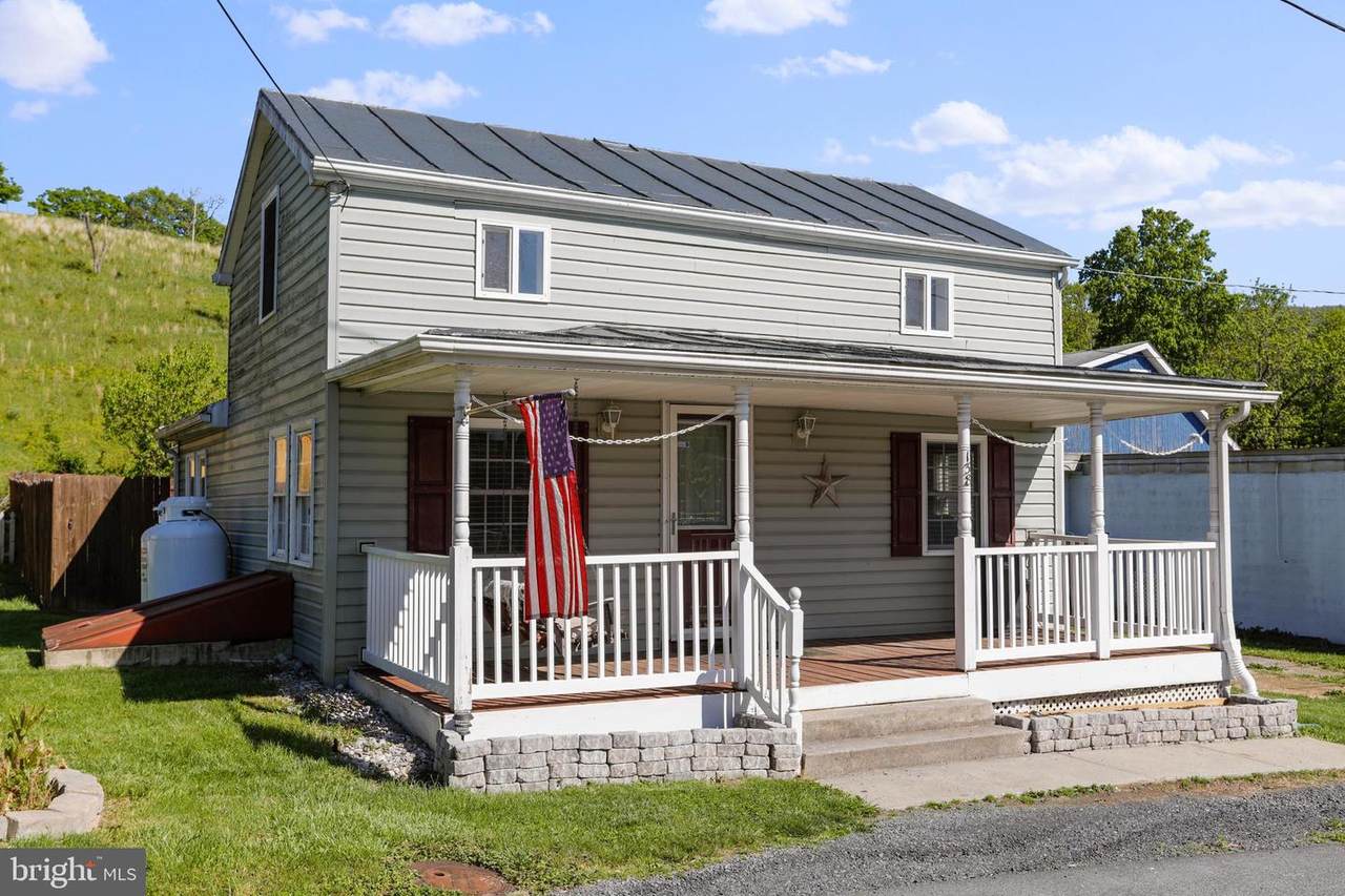 138 Eberly Street - Photo 1