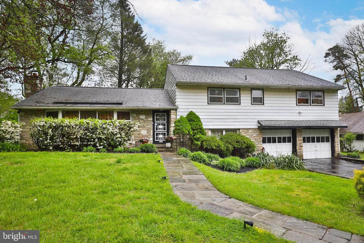 7613 Seminole Avenue - Photo 1