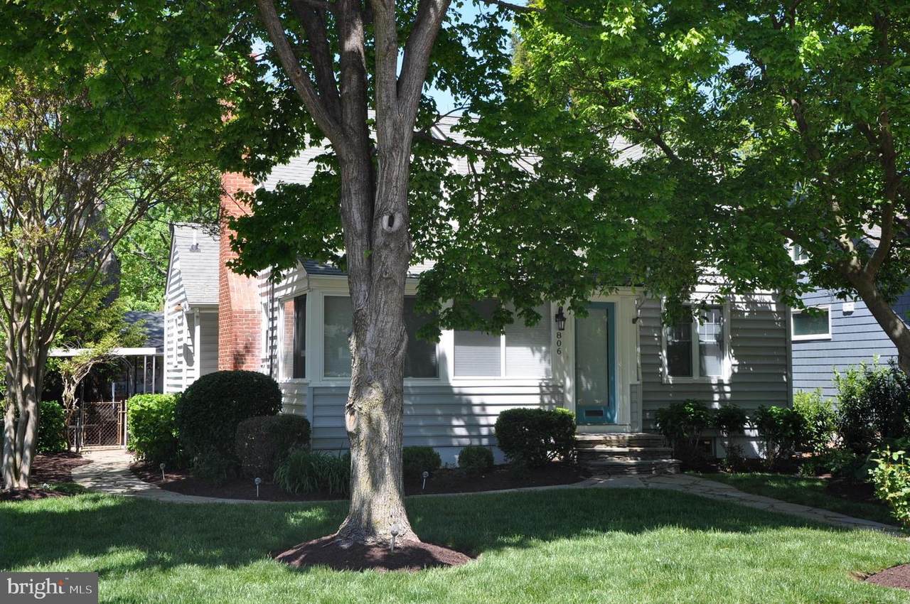 806 Parkwood Avenue - Photo 1