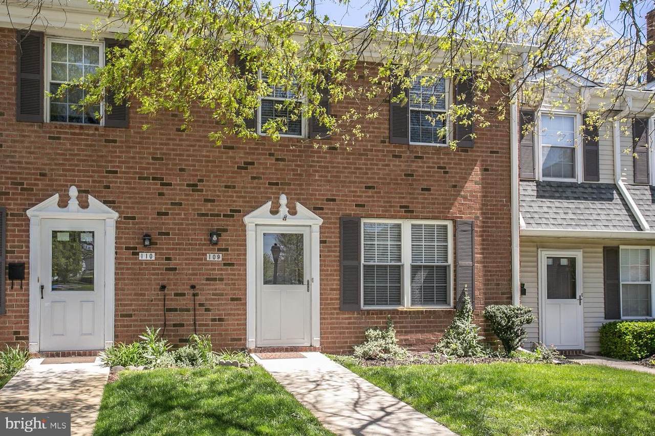109 Clemens Court - Photo 1