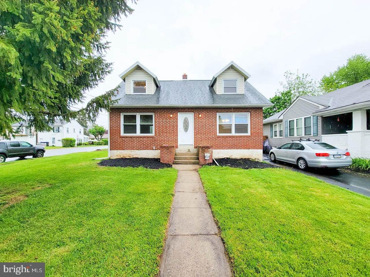 2409 Booker Avenue - Photo 1