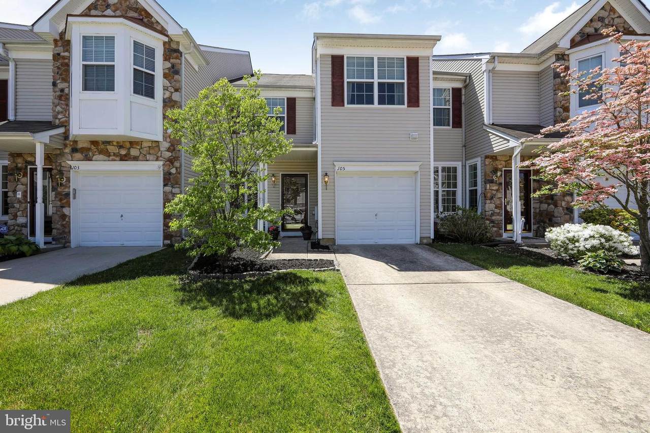 105 Sansom Lane - Photo 1