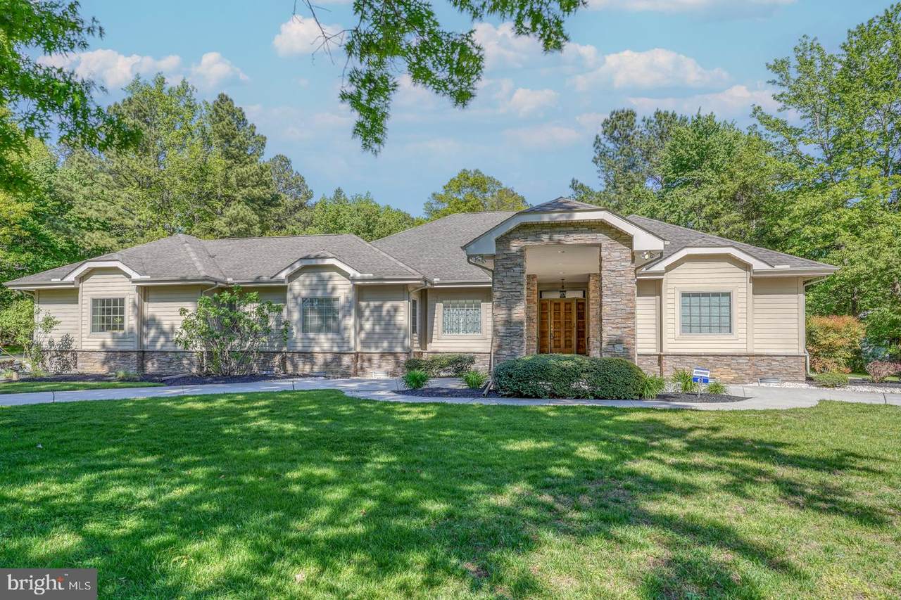 61 Laurel Drive - Photo 1