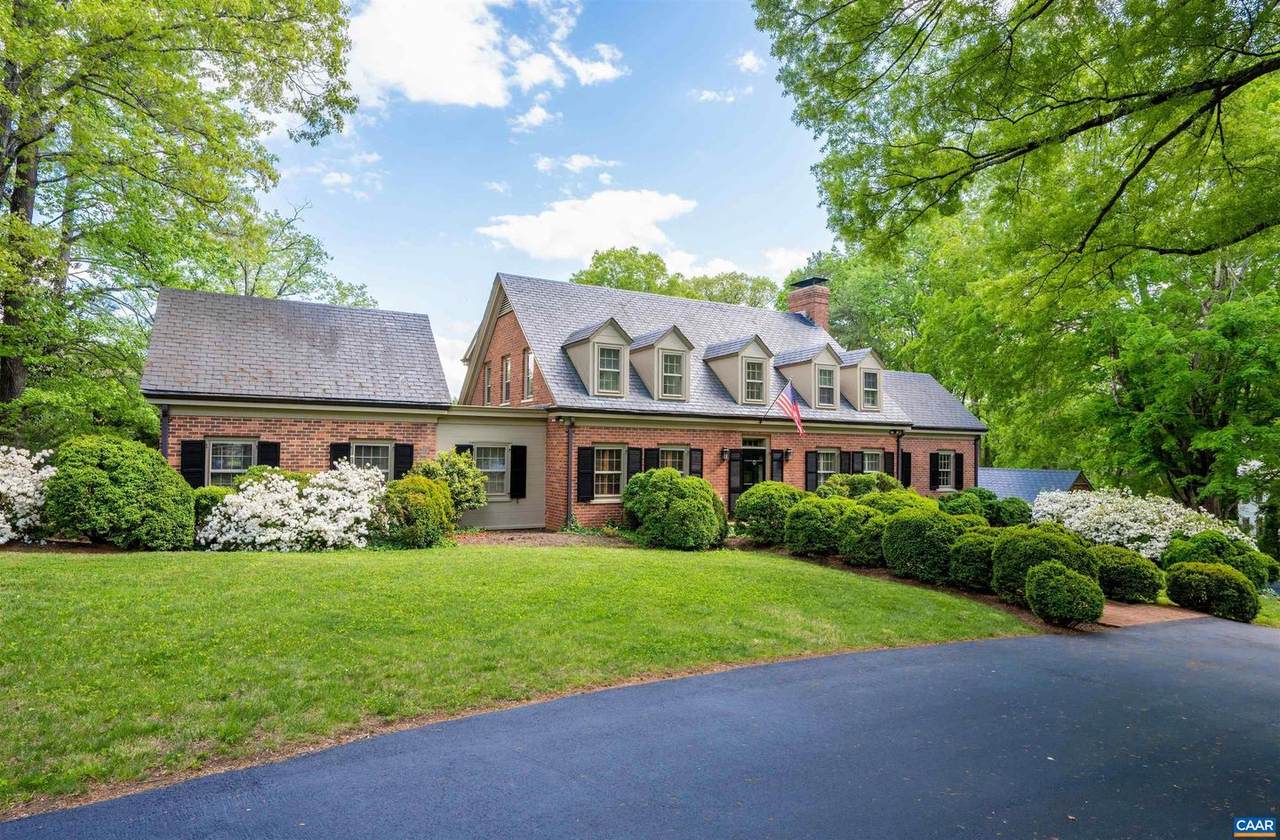 304 Wellington Dr - Photo 1