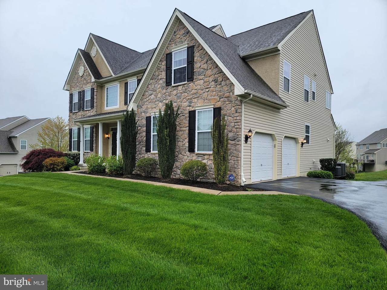 112 Bridle Path - Photo 1
