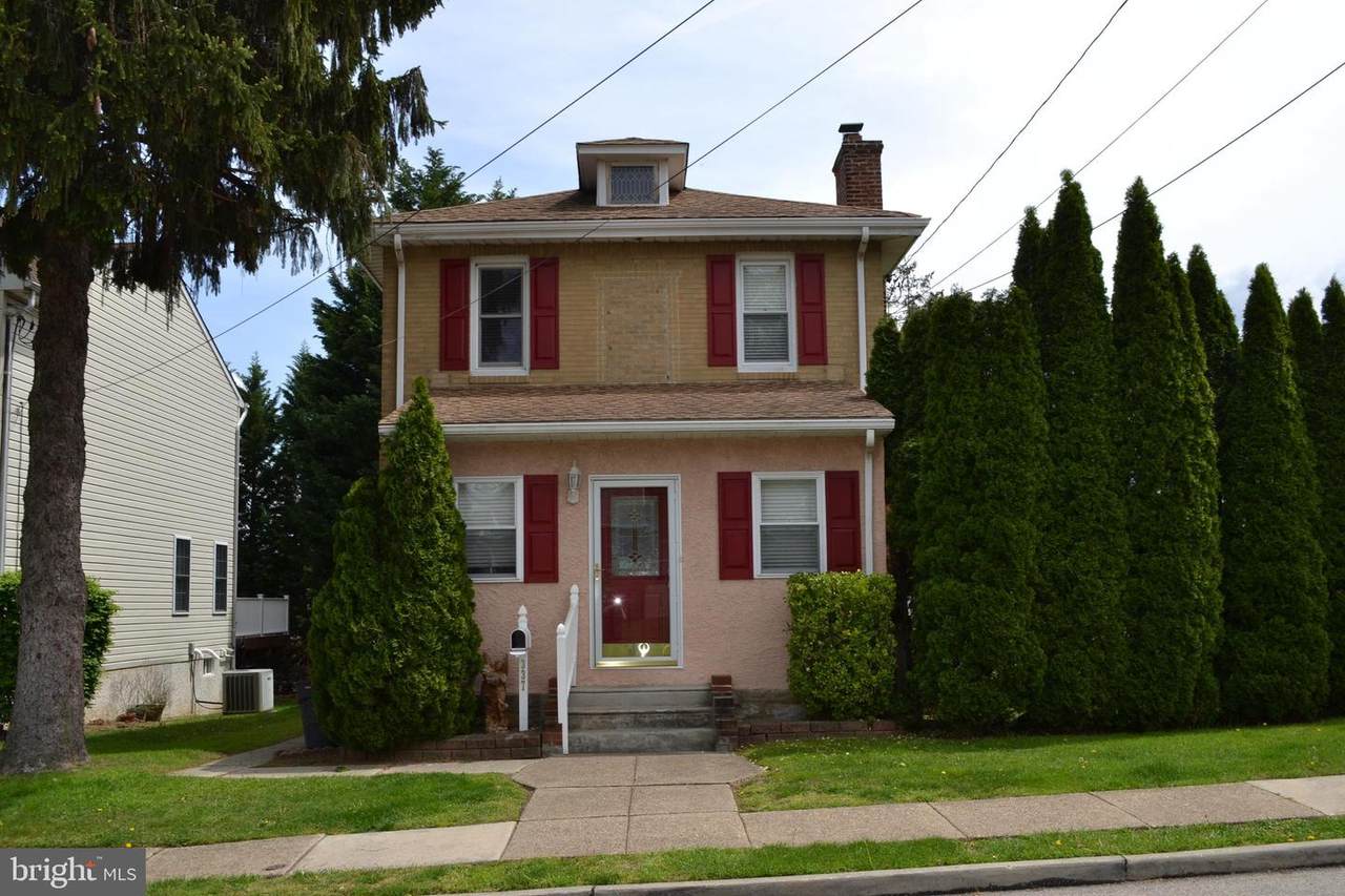 337 Lincoln Street - Photo 1