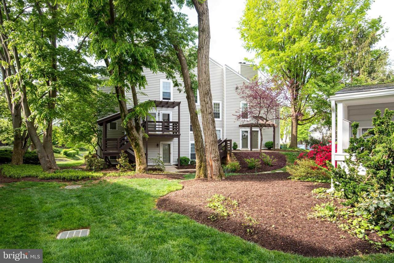 10065 Oakton Terrace Road - Photo 1
