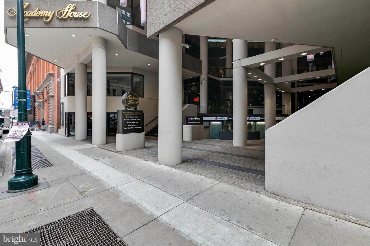 1420 Locust Street - Photo 1