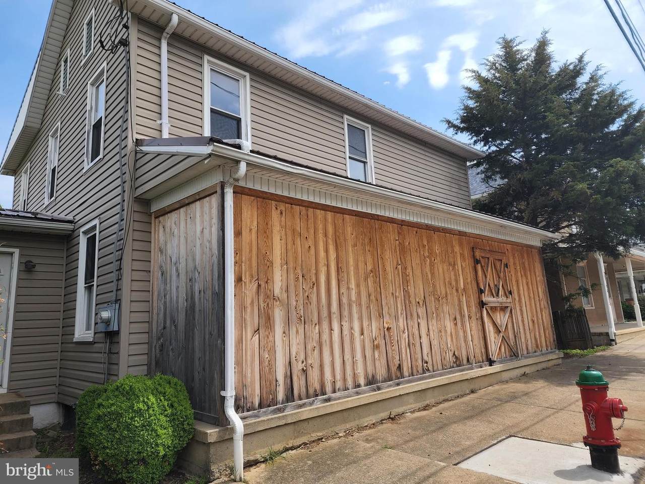 636 Lincoln - Photo 1