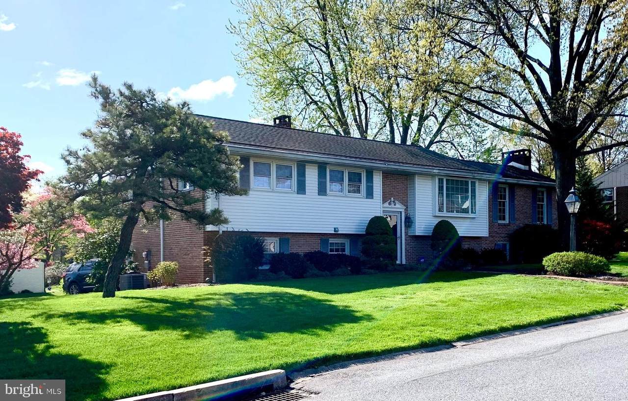 305 Corys Court - Photo 1