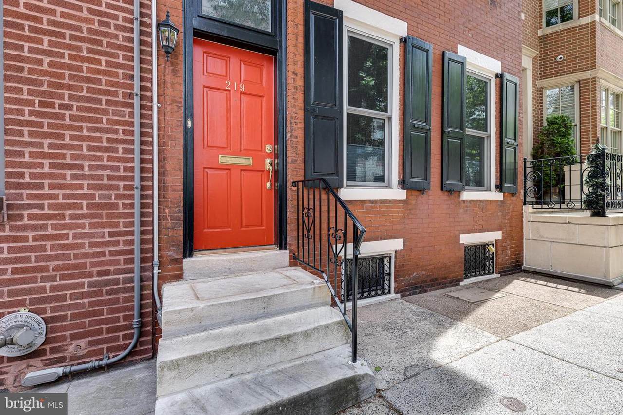 219 24TH Street - Photo 1