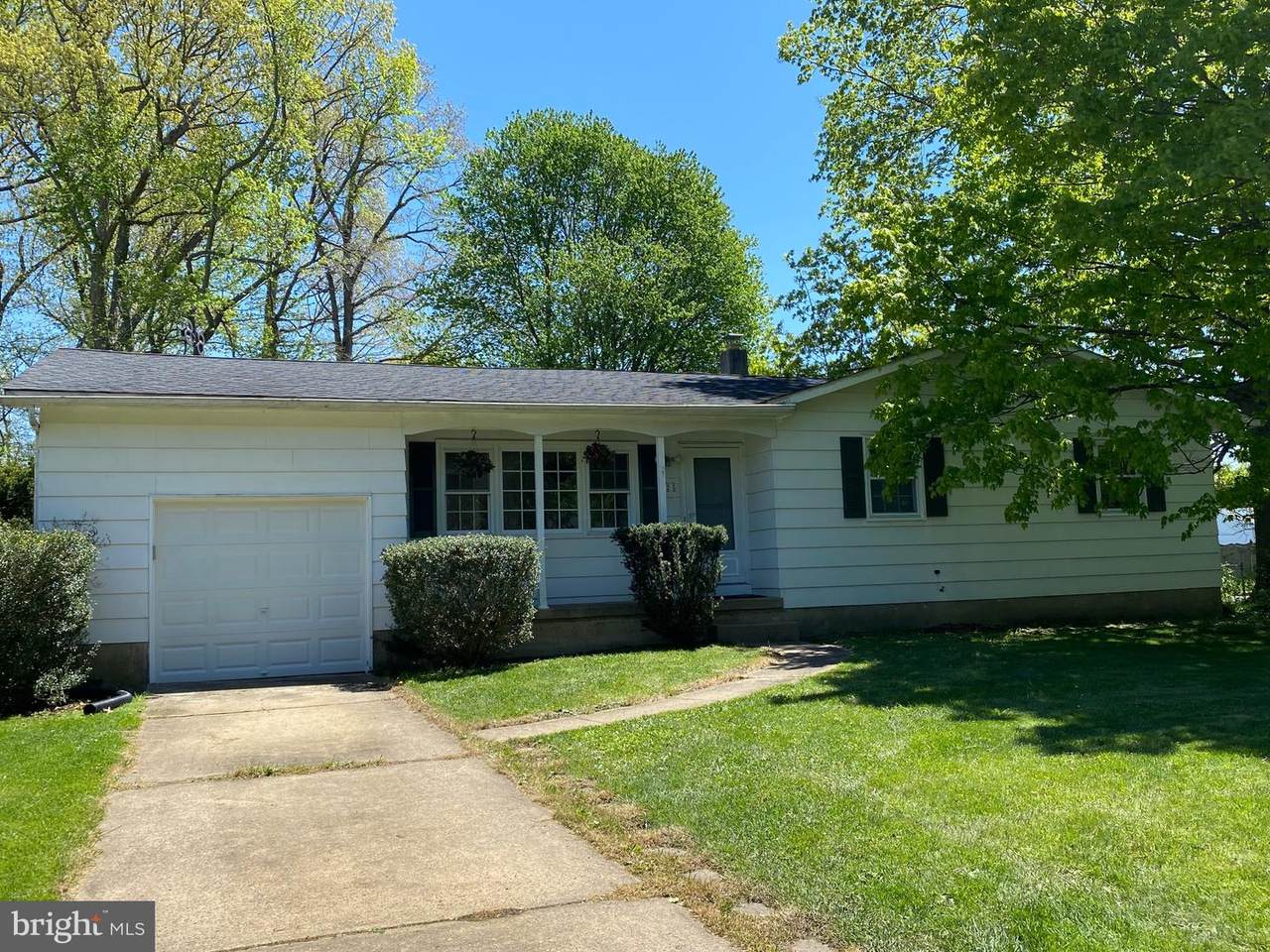 25 Meadow Lane - Photo 1