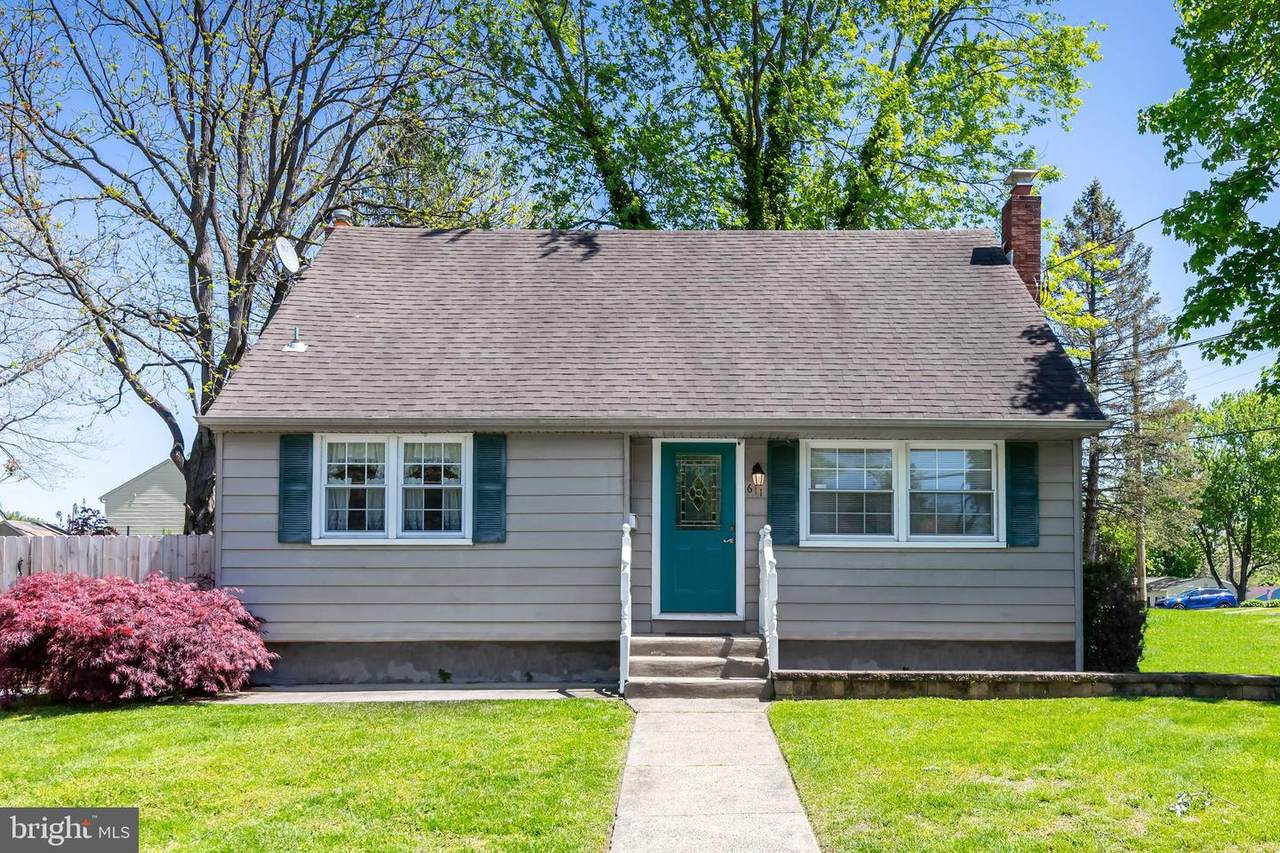 611 Cottage Avenue - Photo 1