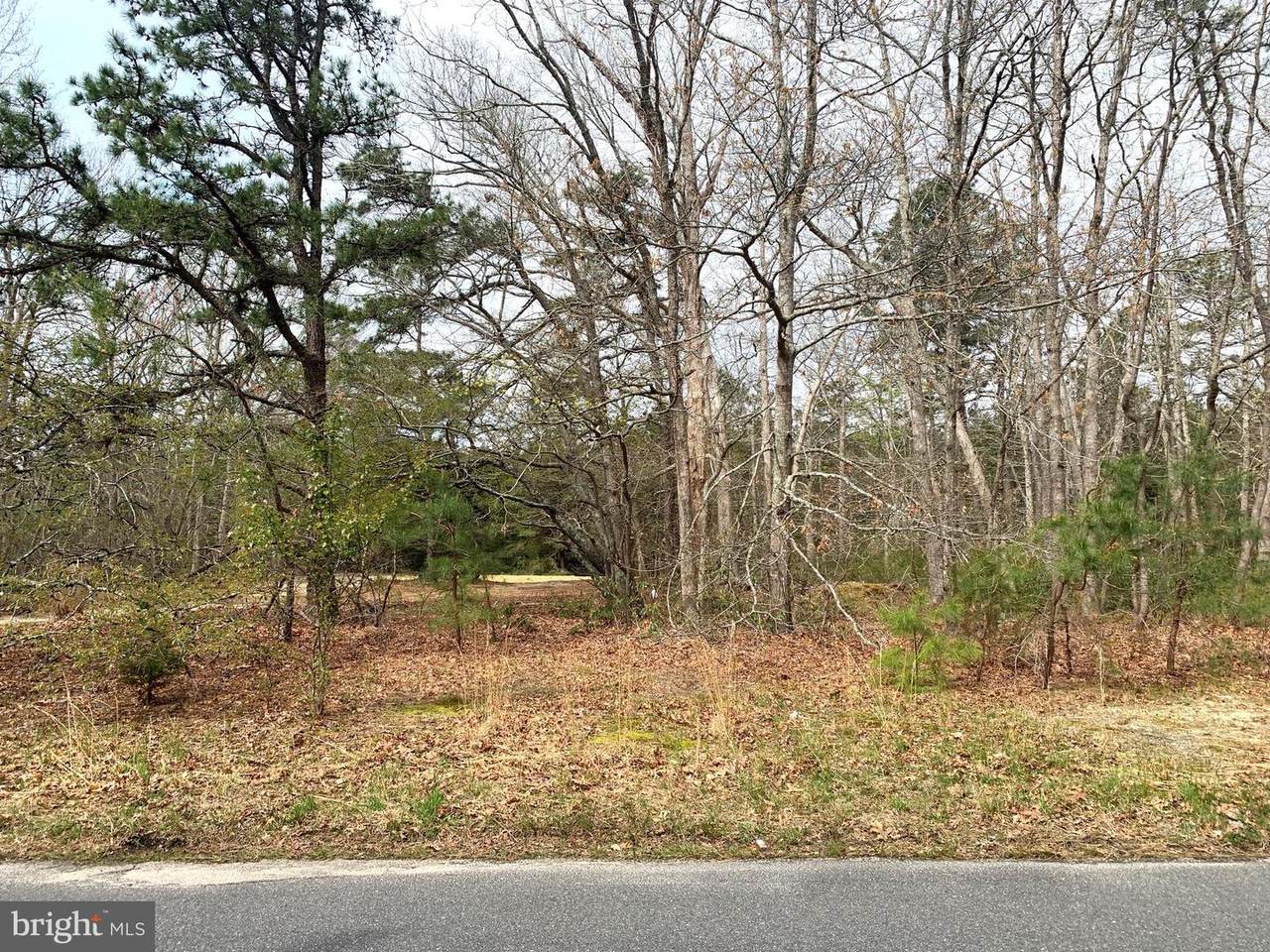 120 Lakeview Drive - Photo 1