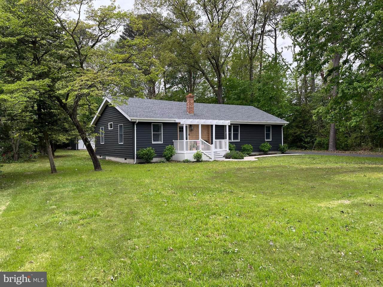 102 Comanche Circle - Photo 1