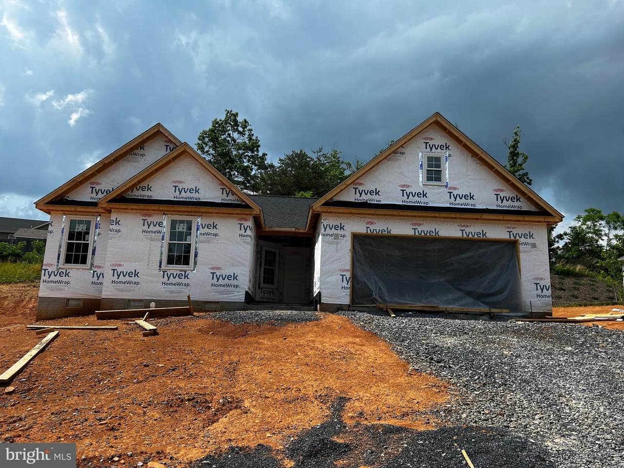 2000 Happy Ridge Dr - Photo 1