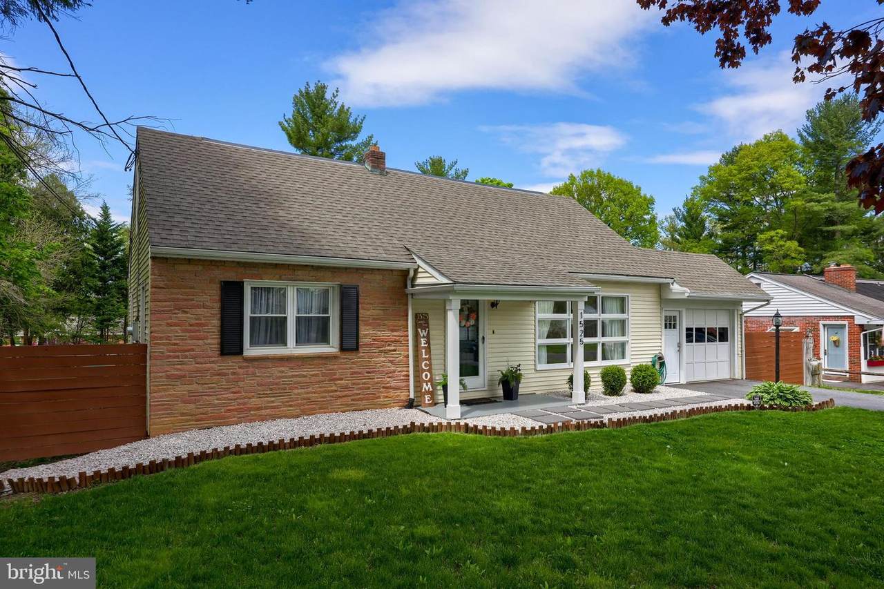 1525 Lambeth Road - Photo 1