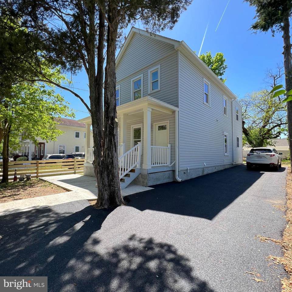 4514 38TH Street - Photo 1