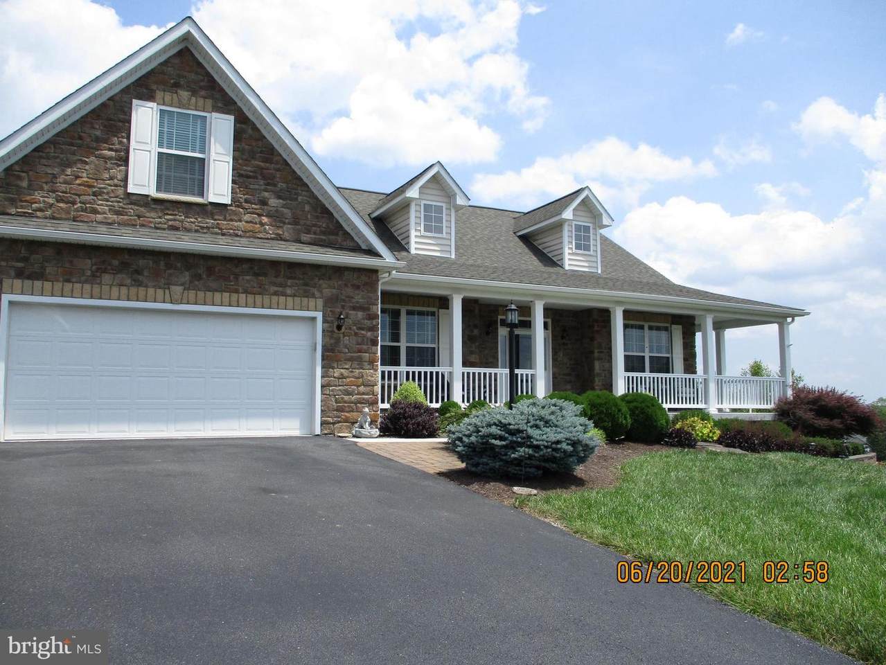 120 Braeburn Drive - Photo 1
