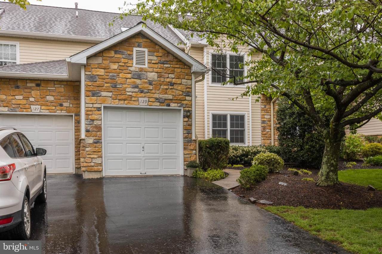 129 Gleneagles Drive - Photo 1