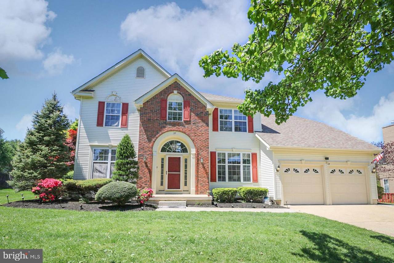23 Rainbow Drive - Photo 1